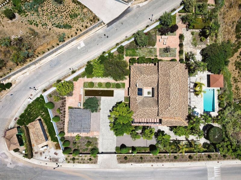 6 soveværelse Villa til leje i Benahavis med swimmingpool garage - € 9.500 (Ref: 10139046)