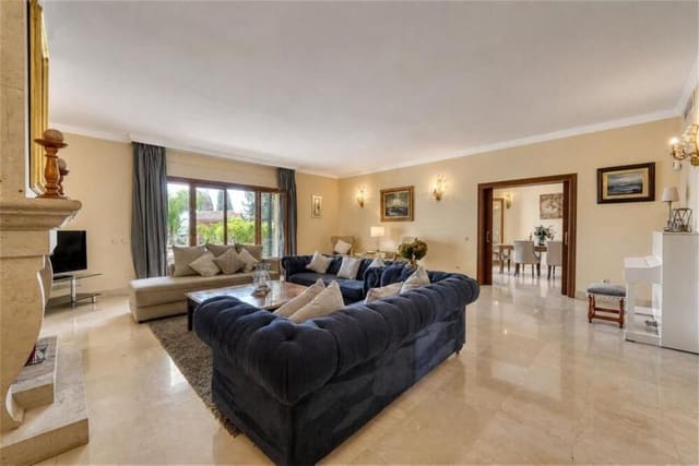 Villa/Maison de 7 chambres à louer à Costabella, Marbella avec piscine garage - 9 400 € (Ref: 10139049)