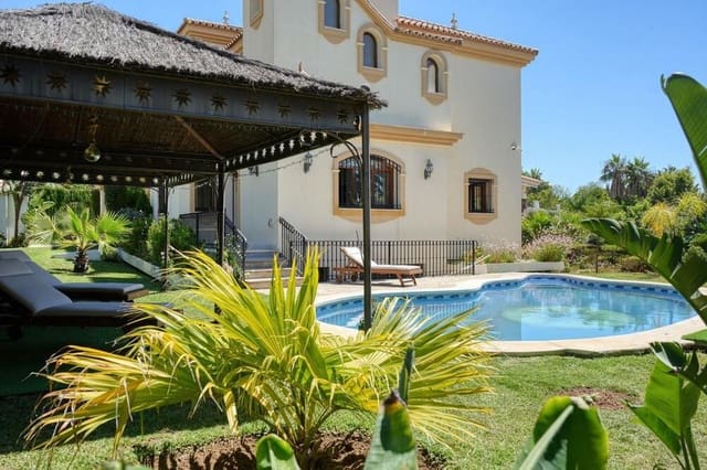 Villa/Maison de 7 chambres à louer à Costabella, Marbella avec piscine garage - 9 400 € (Ref: 10139049)