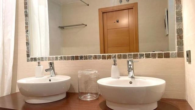 2 soveværelse Lejlighed til leje i La Concha - Resina Golf, Estepona med swimmingpool garage - € 1.900 (Ref: 10139050)
