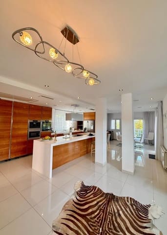 5 camera da letto Villa da affittare in Nueva Atalaya, Estepona con piscina garage - 8.000 € (Rif: 10141616)