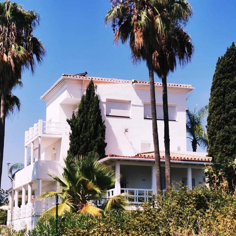 5 soveværelse Villa til leje i Estepona med swimmingpool garage - € 8.000 (Ref: 10141616)