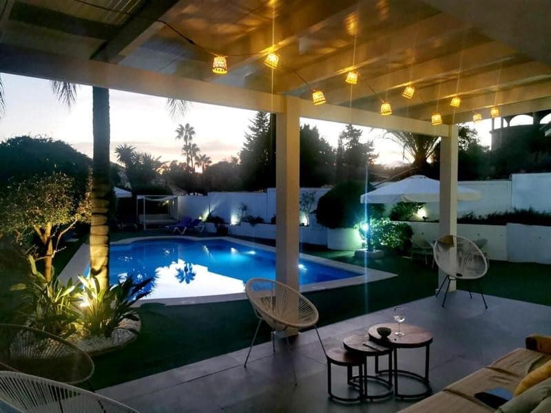 5 soveværelse Villa til leje i Estepona med swimmingpool garage - € 8.000 (Ref: 10141616)