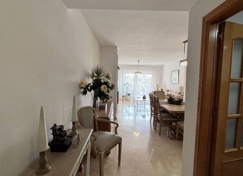 2 soveværelse Lejlighed til leje i Guadalmina med swimmingpool garage - € 2.000 (Ref: 10145715)