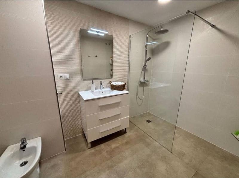2 soveværelse Lejlighed til leje i Guadalmina med swimmingpool garage - € 2.000 (Ref: 10145715)