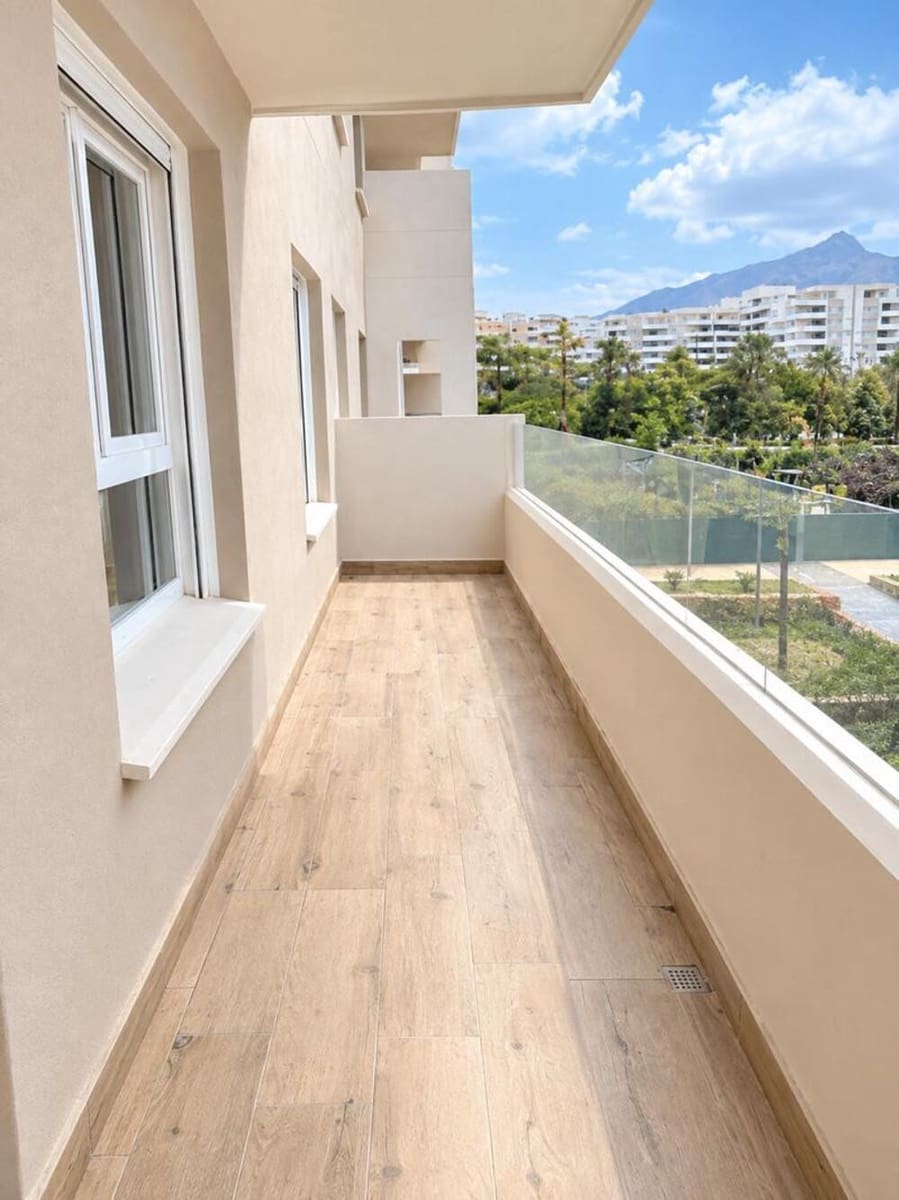 3 quarto Apartamento para arrendar em Marbella com piscina garagem - 2 700 € (Ref: 10145716)