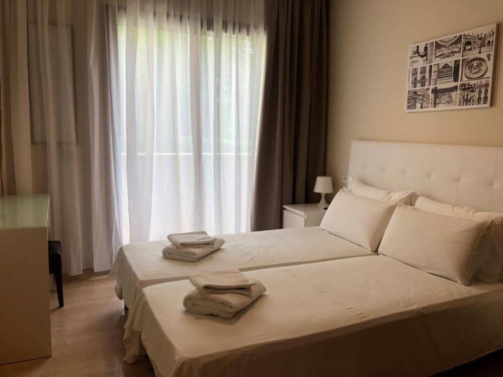 3 quarto Apartamento para arrendar em Marbella com piscina garagem - 3 700 € (Ref: 10145717)