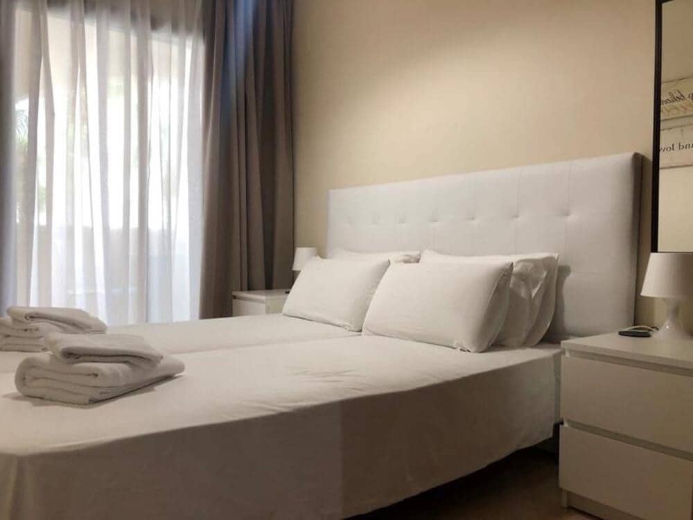 3 quarto Apartamento para arrendar em Marbella com piscina garagem - 3 700 € (Ref: 10145717)