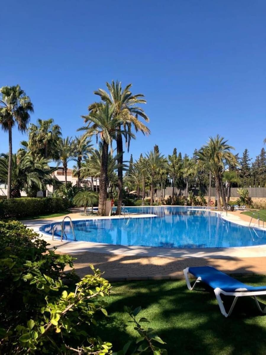 3 quarto Apartamento para arrendar em Marbella com piscina garagem - 3 700 € (Ref: 10145717)