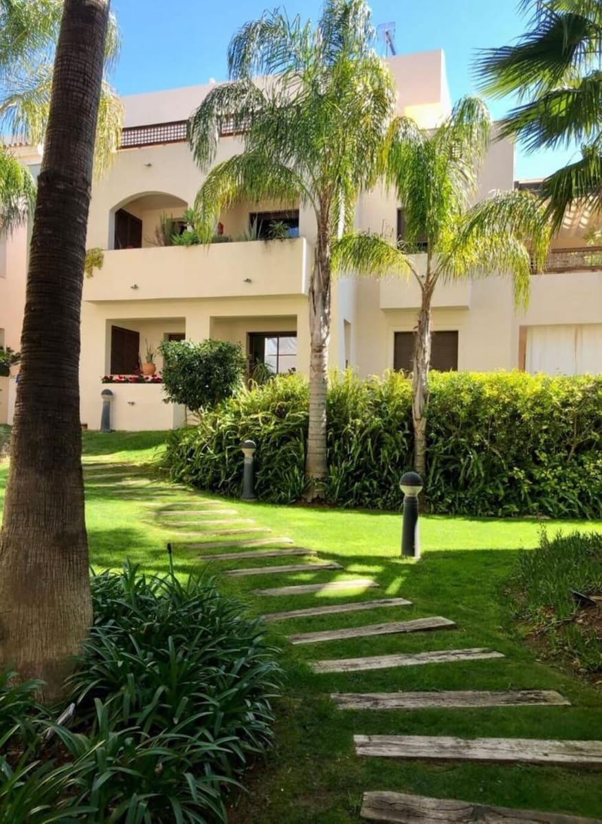 3 quarto Apartamento para arrendar em Marbella com piscina garagem - 3 700 € (Ref: 10145717)