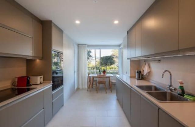 2 soverom Leilighet til salgs i Guadalmansa, Estepona med svømmebasseng garasje - € 1 200 000 (Ref: 10148263)
