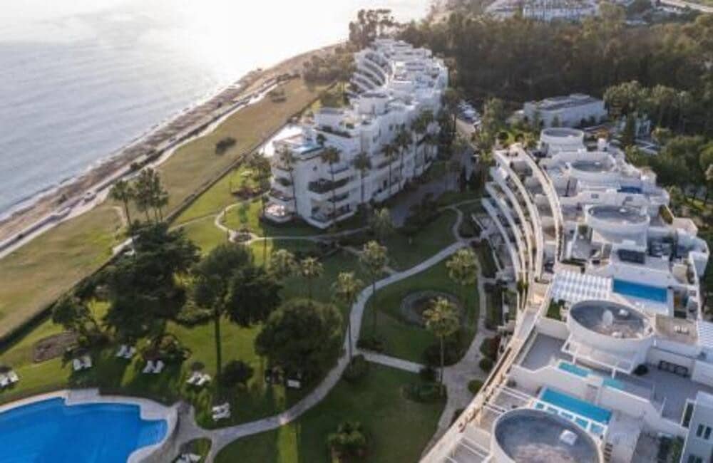 2 sovrum Lägenhet att hyra i Estepona med pool garage - 5 000 € (Ref: 10148264)