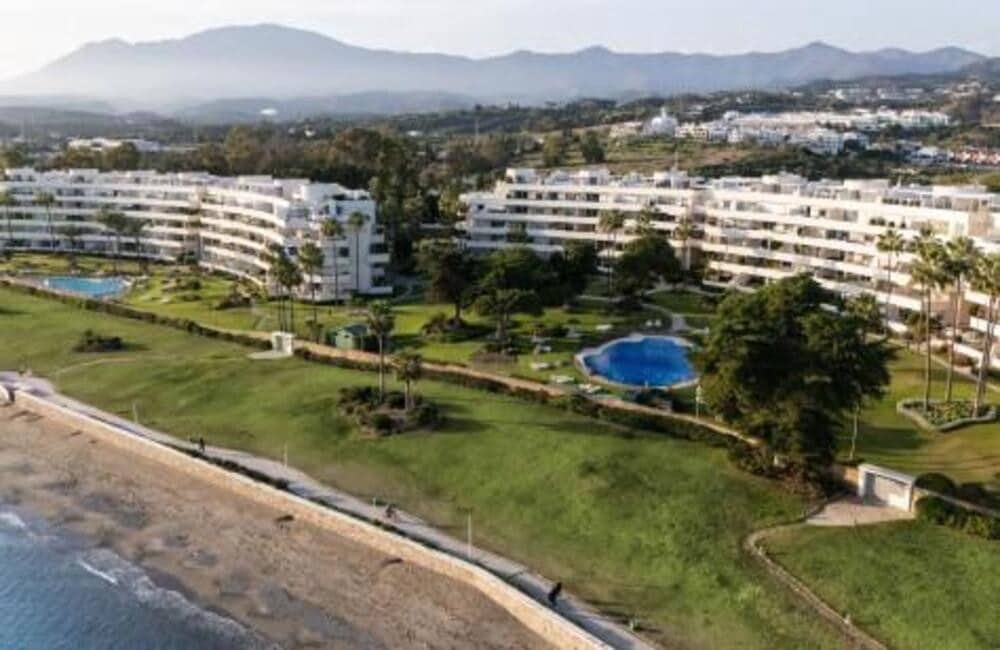 2 sovrum Lägenhet att hyra i Estepona med pool garage - 5 000 € (Ref: 10148264)
