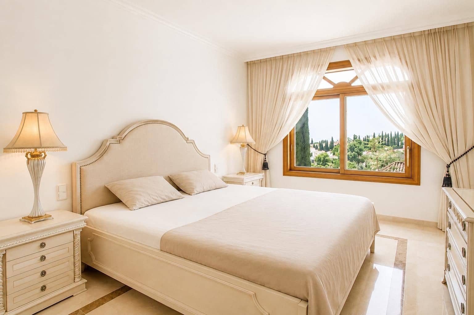 4 sypialnia Willa do wynajęcia w Marbella z basenem garażem - 12 000 € (Ref: 10148265)