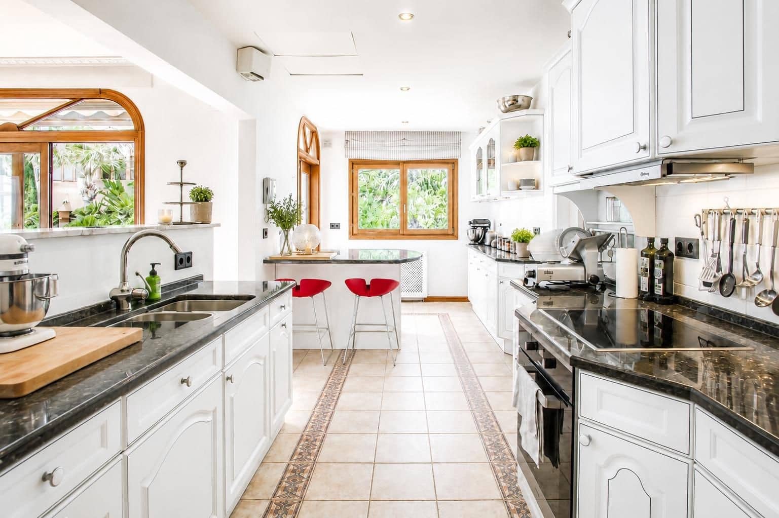 4 sypialnia Willa do wynajęcia w Marbella z basenem garażem - 12 000 € (Ref: 10148265)
