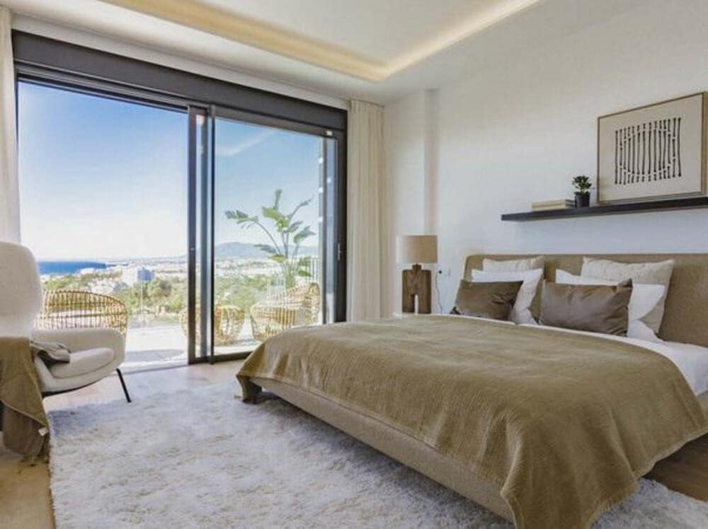 Pareado de 4 habitaciones en Marbella en venta con piscina garaje - 1.890.000 € (Ref: 10148266)