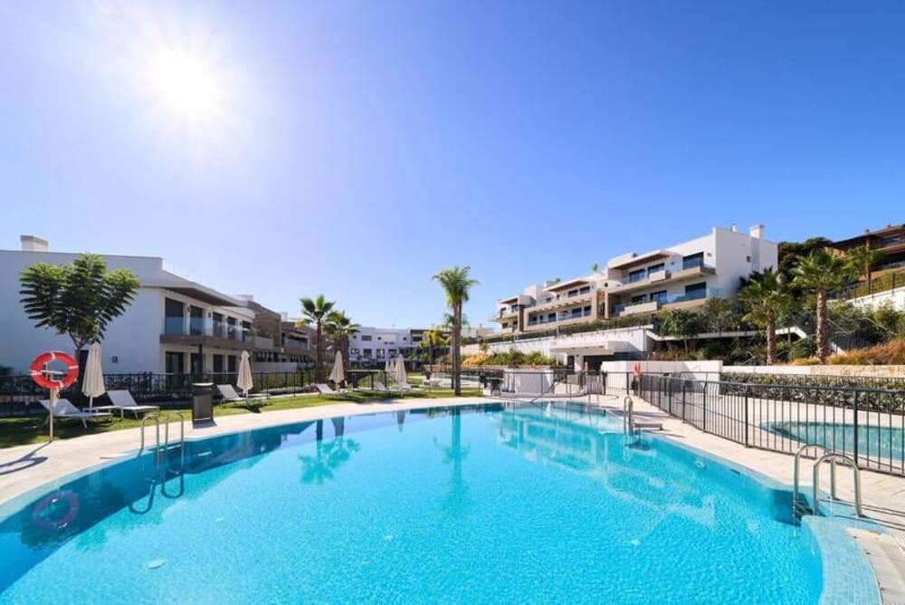 3 bedroom Apartment for sale in Benahavis with pool garage - € 767,000 (Ref: 10153289)