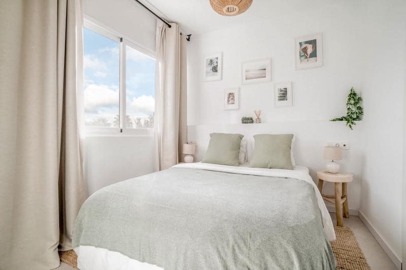 3 soverom Leilighet til leie i Marbella med svømmebasseng garasje - € 3 200 (Ref: 10154533)
