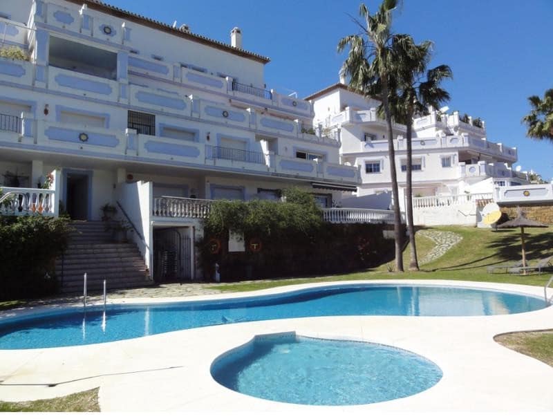 3 soverom Leilighet til leie i Marbella med svømmebasseng garasje - € 3 200 (Ref: 10154533)