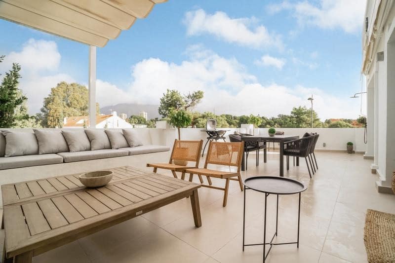 3 soverom Leilighet til leie i Marbella med svømmebasseng garasje - € 3 200 (Ref: 10154533)