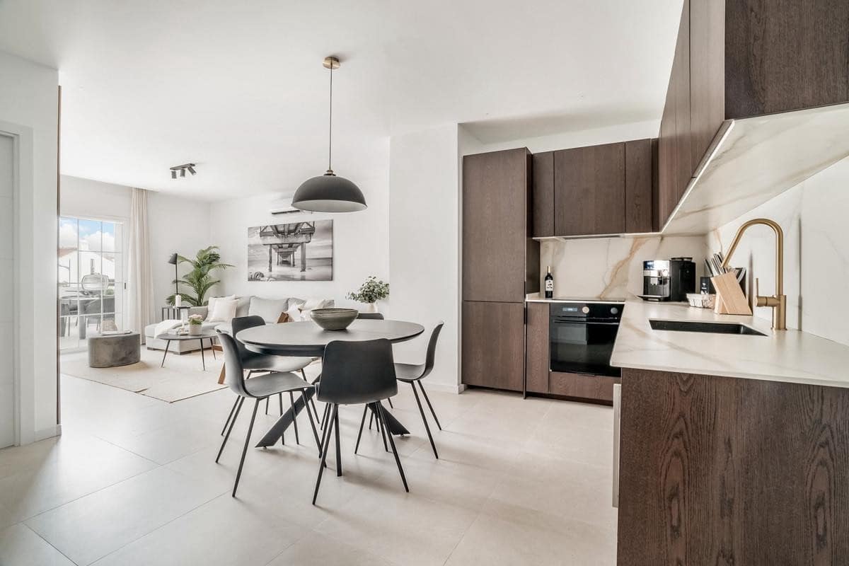 3 soverom Leilighet til leie i Marbella med svømmebasseng garasje - € 3 200 (Ref: 10154533)