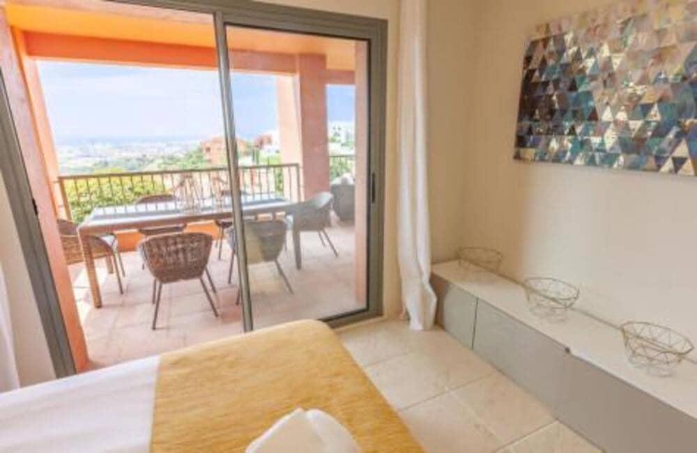 3 chambre Appartement à vendre à Benahavis avec piscine garage - 850 000 € (Ref: 10154534)