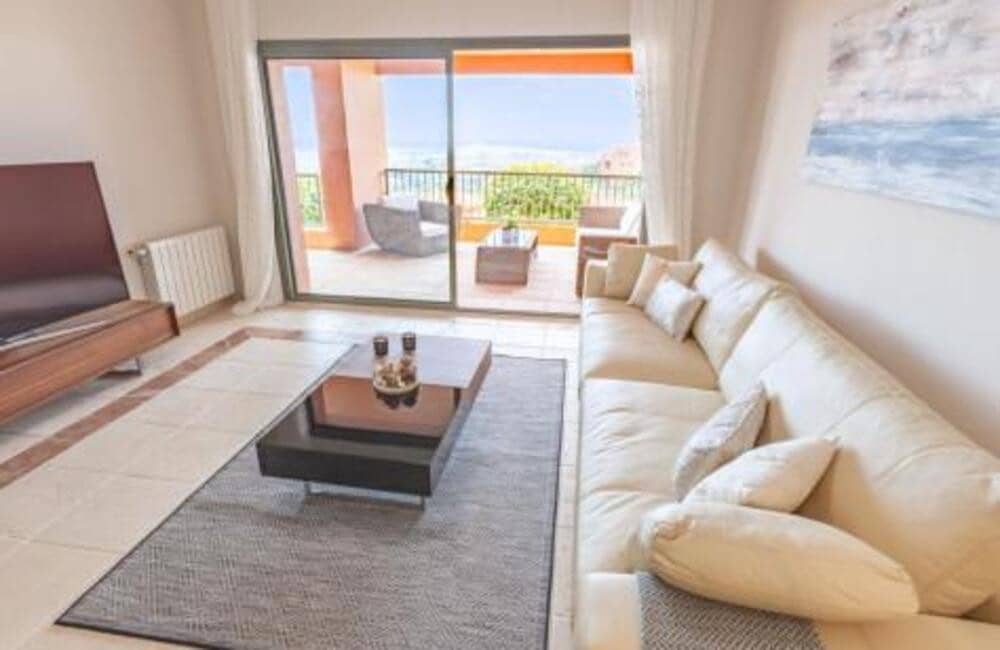 3 Zimmer Apartment zu vermieten in Benahavis mit Pool Garage - 3.500 € (Ref: 10154535)