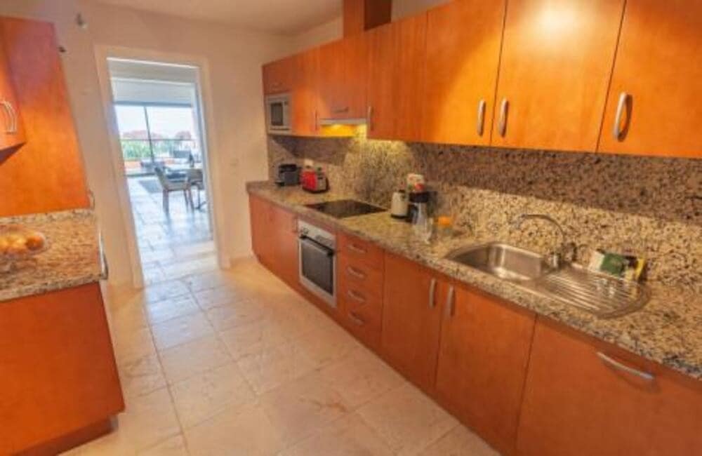 3 Zimmer Apartment zu vermieten in Benahavis mit Pool Garage - 3.500 € (Ref: 10154535)