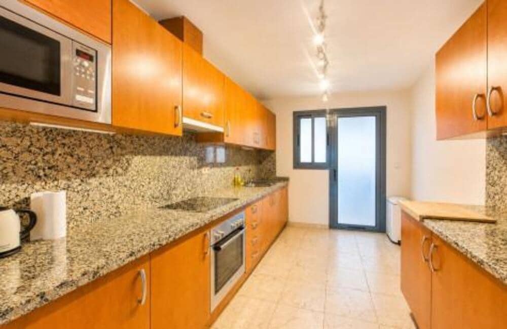 3 Zimmer Apartment zu vermieten in Benahavis mit Pool Garage - 3.500 € (Ref: 10154535)