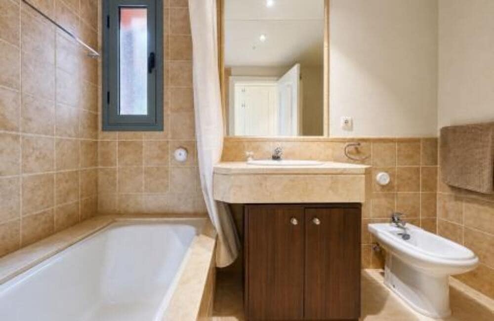 3 Zimmer Apartment zu vermieten in Benahavis mit Pool Garage - 3.500 € (Ref: 10154535)