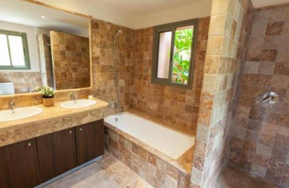 3 Zimmer Apartment zu vermieten in Benahavis mit Pool Garage - 3.500 € (Ref: 10154535)