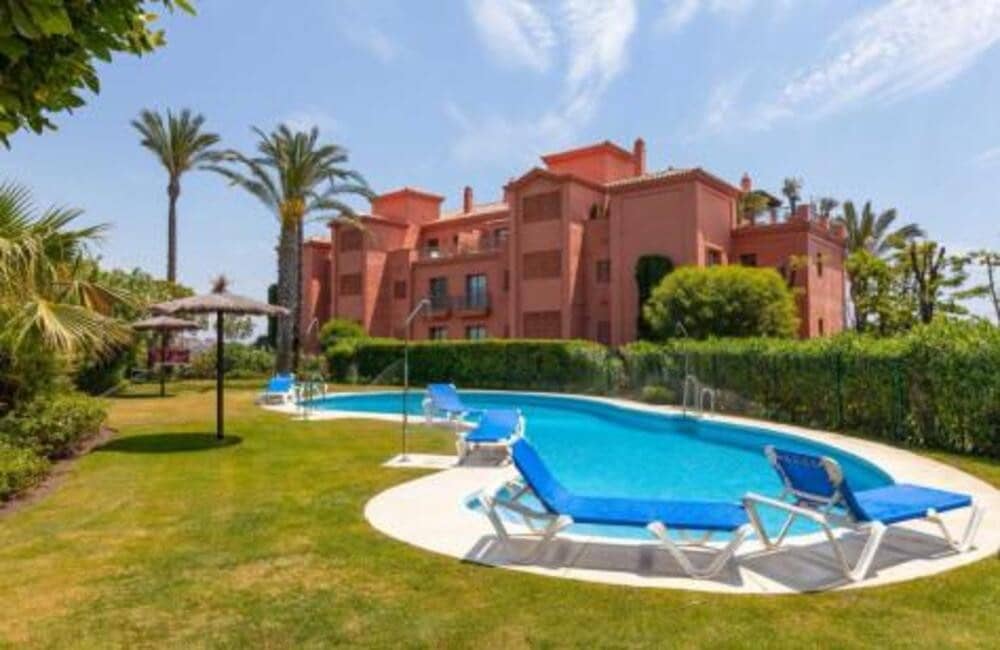 3 Zimmer Apartment zu vermieten in Benahavis mit Pool Garage - 3.500 € (Ref: 10154535)