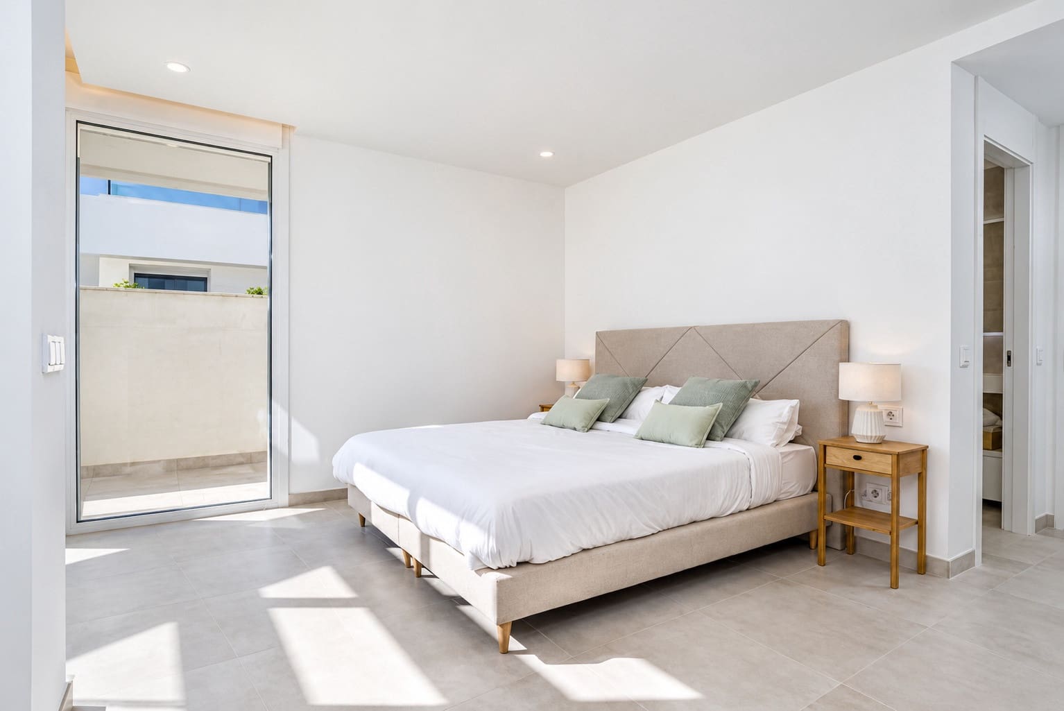 2 quarto Apartamento para arrendar em Mijas Costa com piscina garagem - 2 900 € (Ref: 10157154)