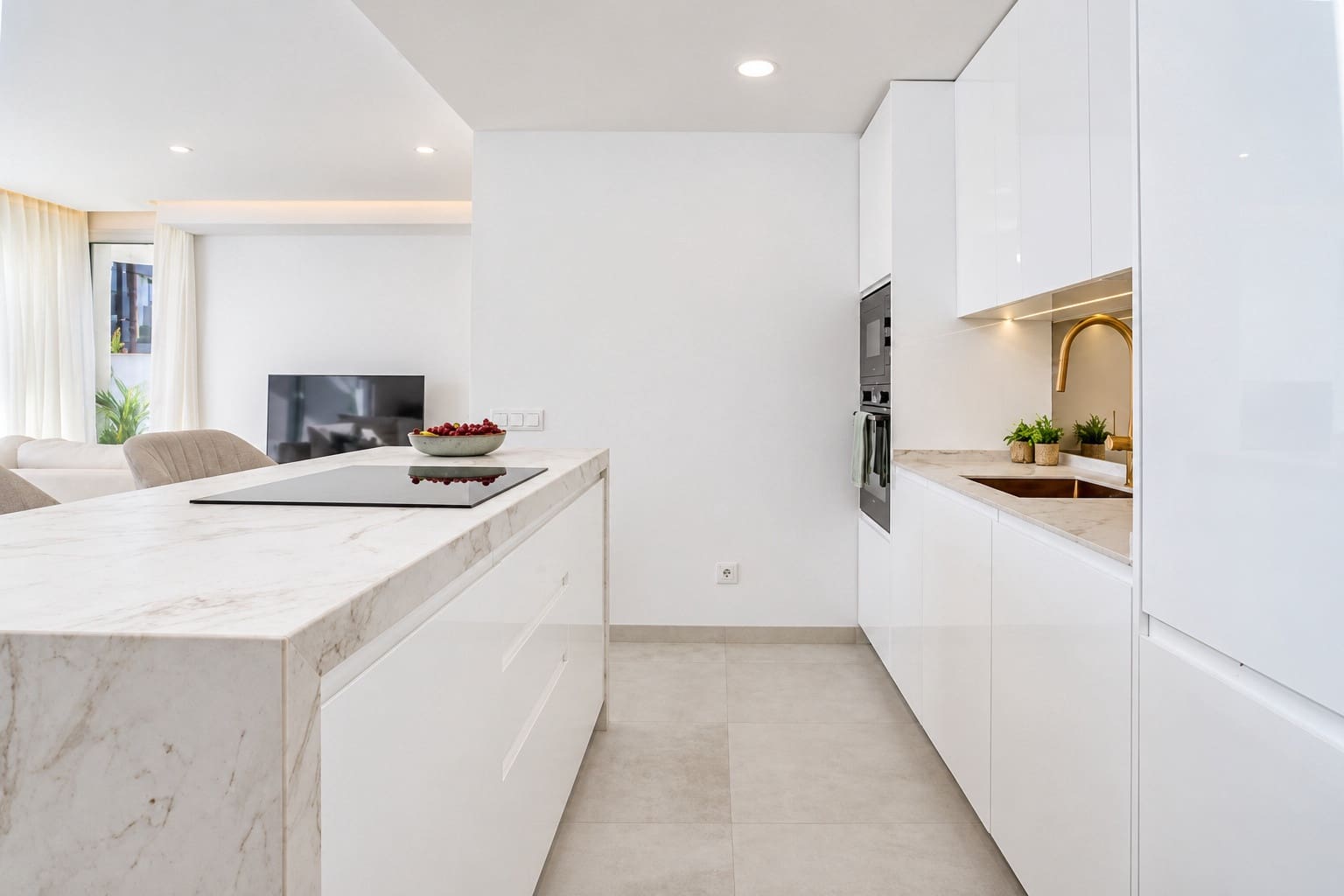 2 quarto Apartamento para arrendar em Mijas Costa com piscina garagem - 2 900 € (Ref: 10157154)