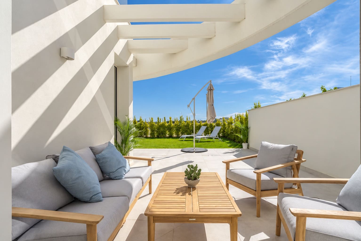 2 quarto Apartamento para arrendar em Mijas Costa com piscina garagem - 2 900 € (Ref: 10157154)
