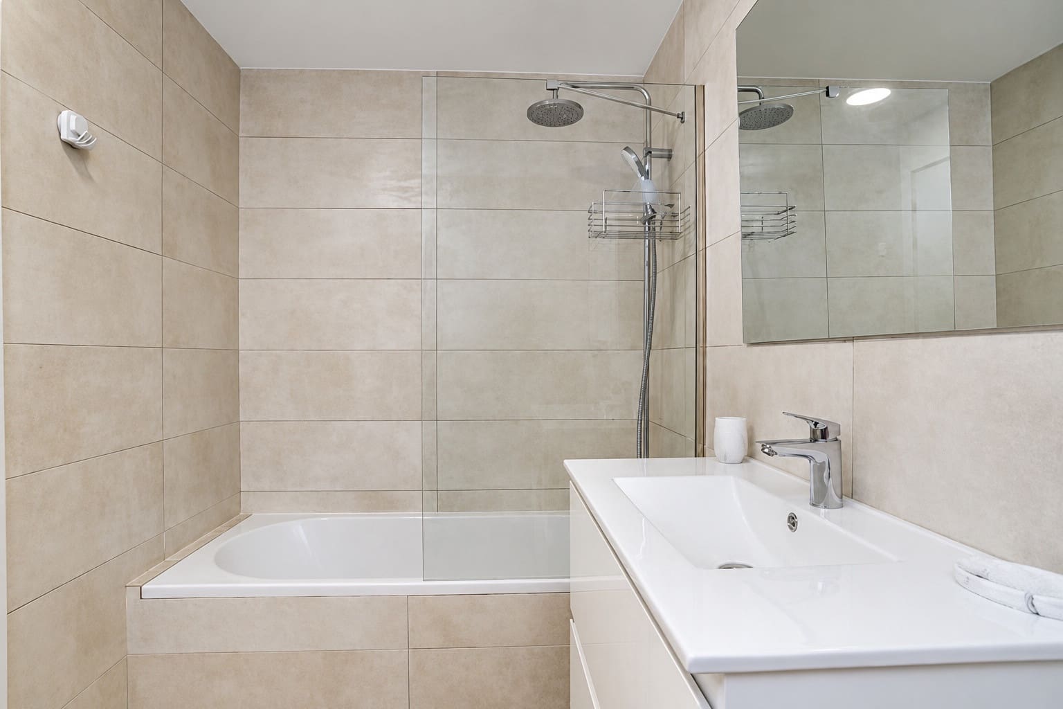 2 quarto Apartamento para arrendar em Mijas Costa com piscina garagem - 2 900 € (Ref: 10157154)