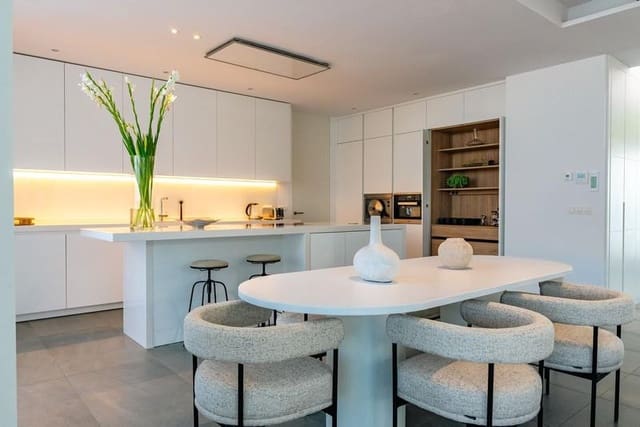 4 sypialnia Willa do wynajęcia w Cancelada, Estepona z basenem garażem - 11 000 € (Ref: 10158928)