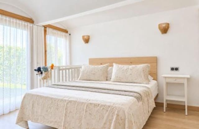 3 soveværelse Semi-Rækkehus til salg i Bahía Dorada, Estepona med swimmingpool garage - € 599.000 (Ref: 10160866)