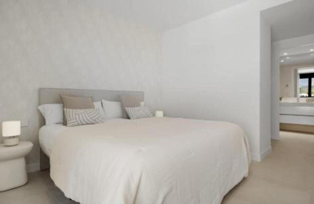 3 sypialnia Apartament do wynajęcia w New Golden Mile z basenem garażem - 3 600 € (Ref: 10160867)