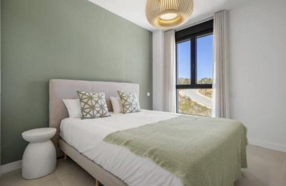 3 sypialnia Apartament do wynajęcia w New Golden Mile z basenem garażem - 3 600 € (Ref: 10160867)