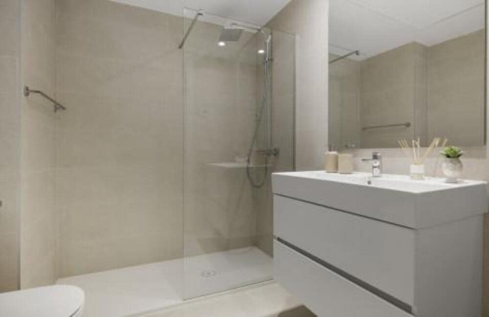 3 sypialnia Apartament do wynajęcia w New Golden Mile z basenem garażem - 3 600 € (Ref: 10160867)