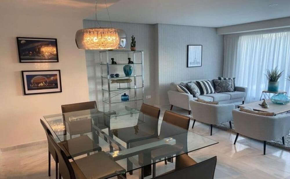 3 soverom Leilighet til leie i Marbella med svømmebasseng garasje - € 3 300 (Ref: 10160868)