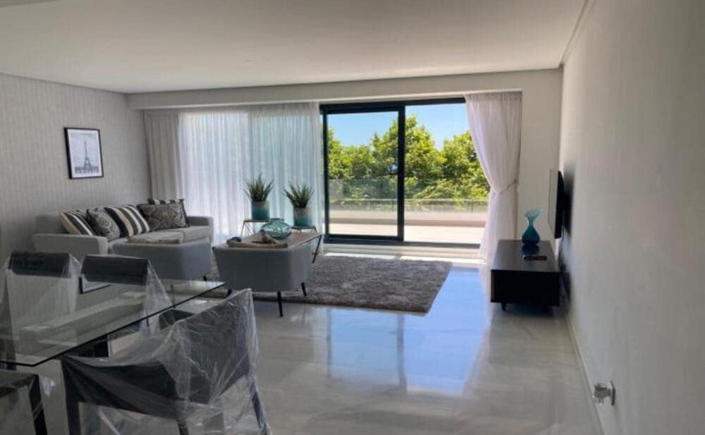 3 soverom Leilighet til leie i Marbella med svømmebasseng garasje - € 3 300 (Ref: 10160868)