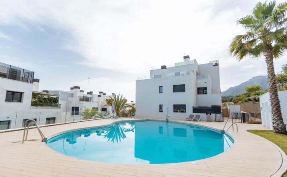 3 soverom Leilighet til leie i Marbella med svømmebasseng garasje - € 3 300 (Ref: 10160868)