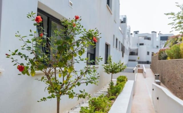 3 quarto Apartamento para arrendar em Torrecilla - La Cañada, Marbella com piscina garagem - 3 300 € (Ref: 10160868)