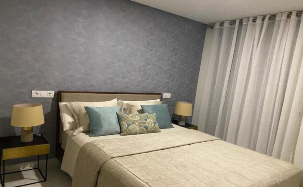 3 soverom Leilighet til leie i Marbella med svømmebasseng garasje - € 3 300 (Ref: 10160868)