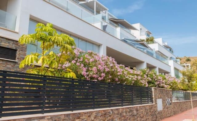 3 quarto Apartamento para arrendar em Torrecilla - La Cañada, Marbella com piscina garagem - 3 300 € (Ref: 10160868)