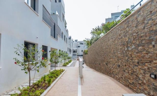 3 quarto Apartamento para arrendar em Torrecilla - La Cañada, Marbella com piscina garagem - 3 300 € (Ref: 10160868)