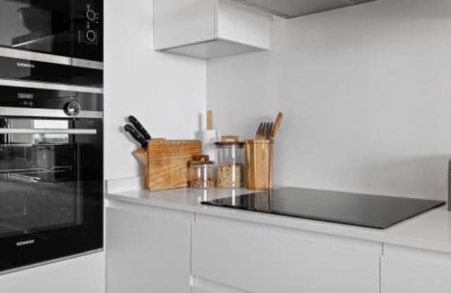 3 slaapkamer Appartement te huur in Cancelada, Estepona met zwembad garage - € 2.900 (Ref: 10160869)