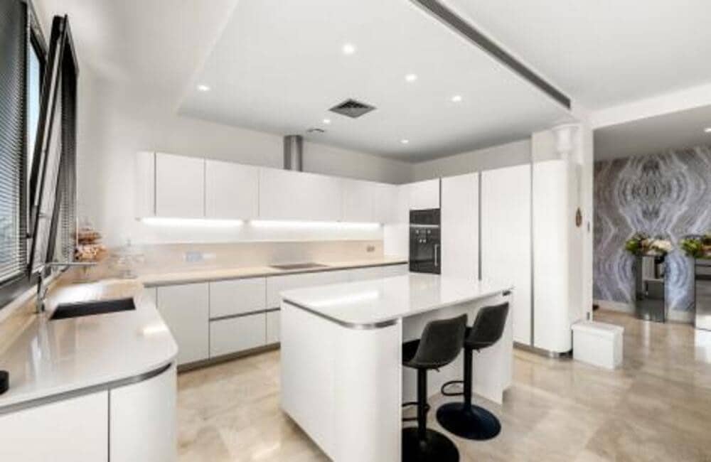 5 quarto Penthouse para arrendar em Marbella com piscina garagem - 11 500 € (Ref: 10160870)